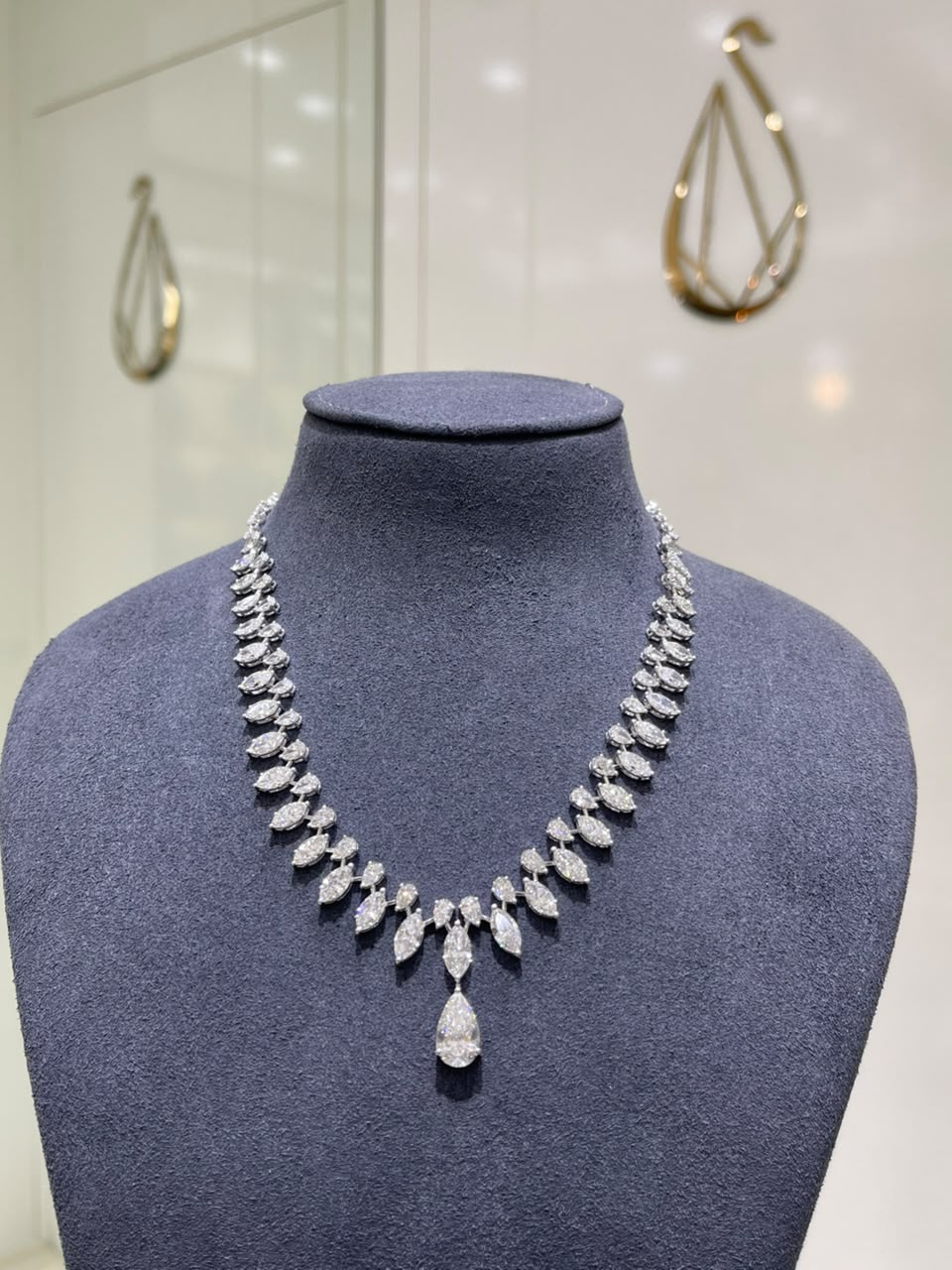 Pear & Marquise Necklace  (ARJS4090)