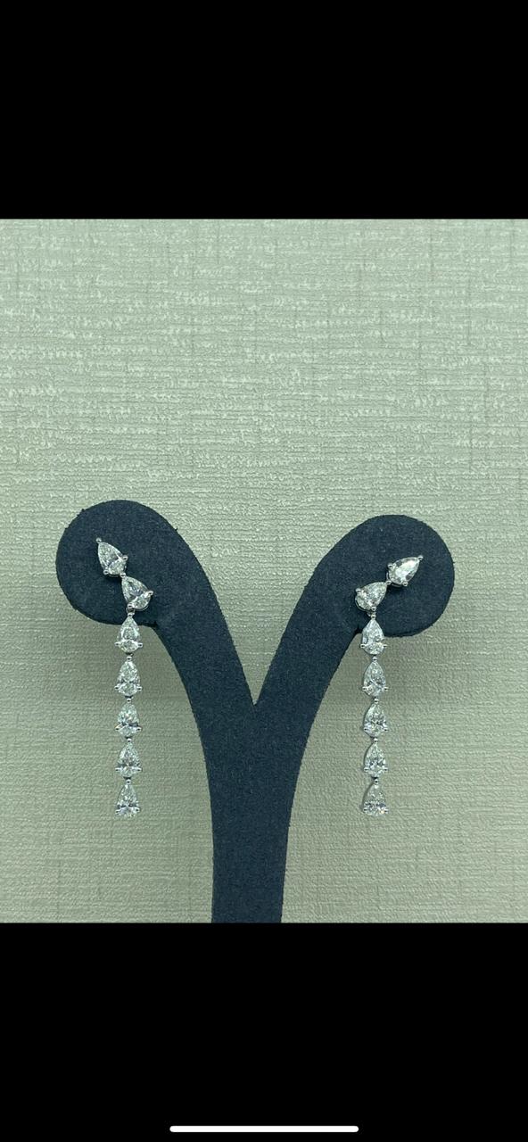 PEAR SHAPE ONE LINE DANGLING EARRING (ARJS3342)