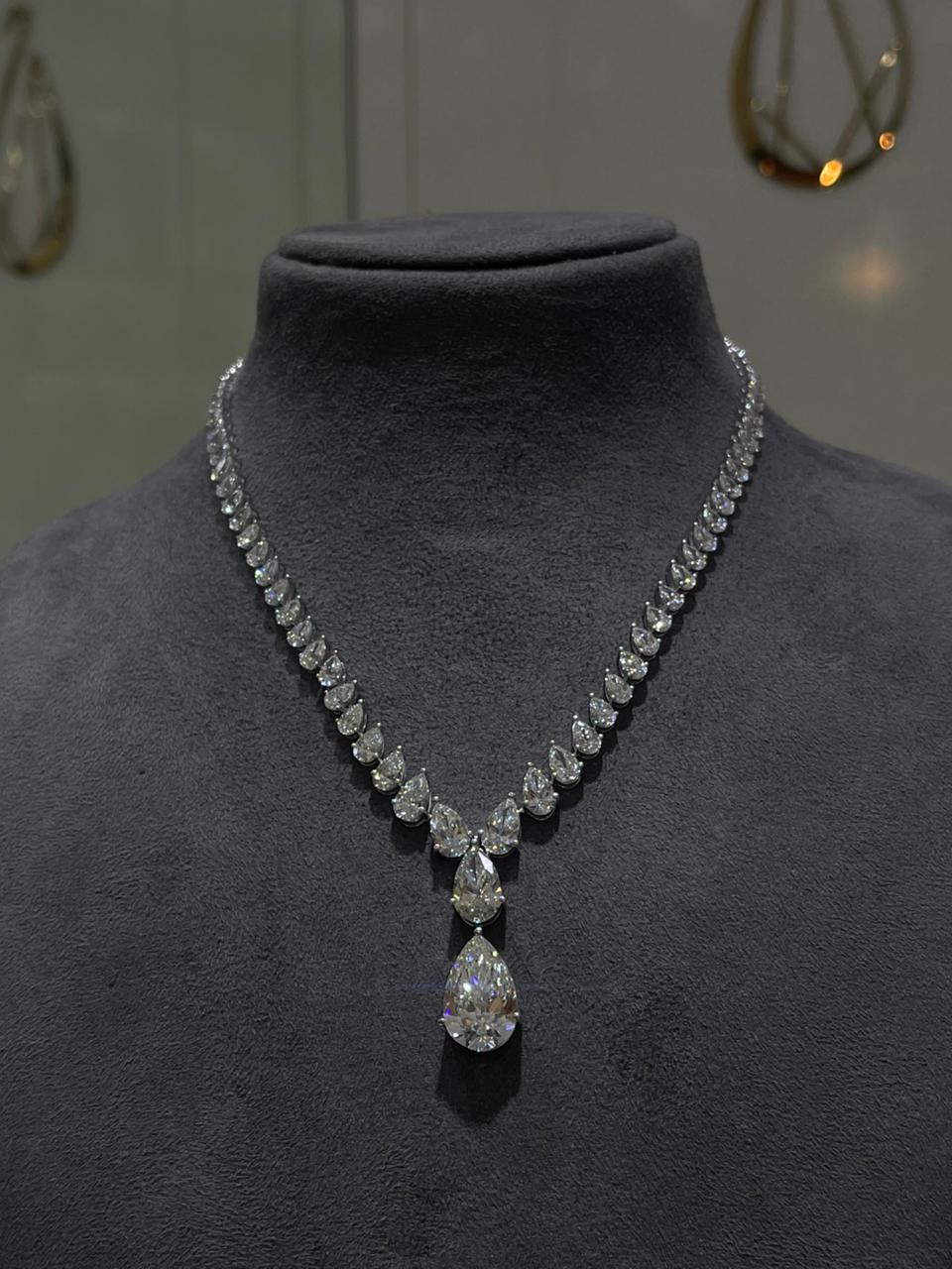 10 Carat Pear Graduation Necklace (ARJS4057)
