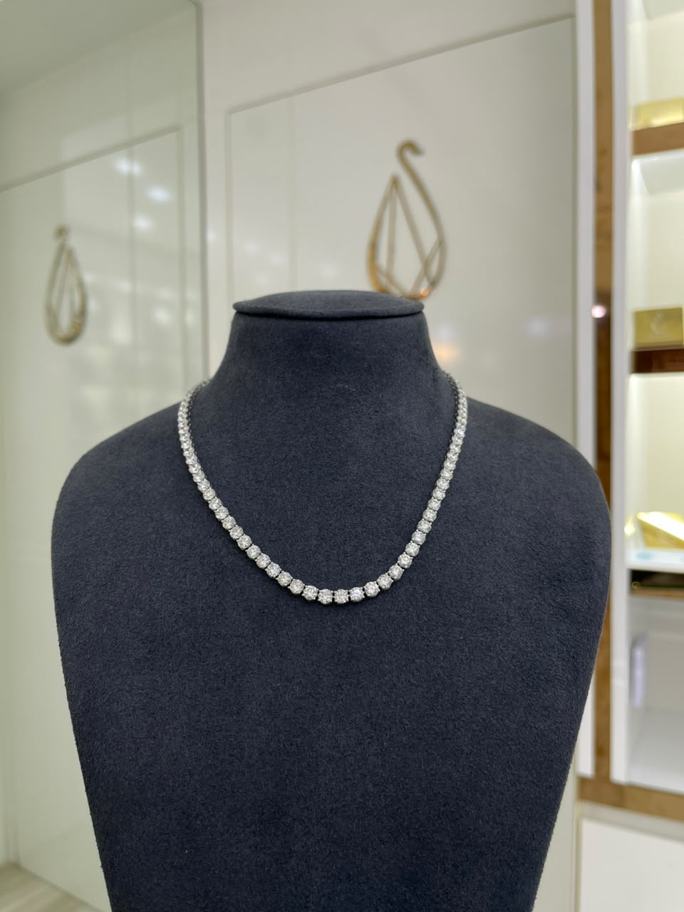 30 POINTER EACH ROUND TENNIS NECKLACE (ARJS3978)