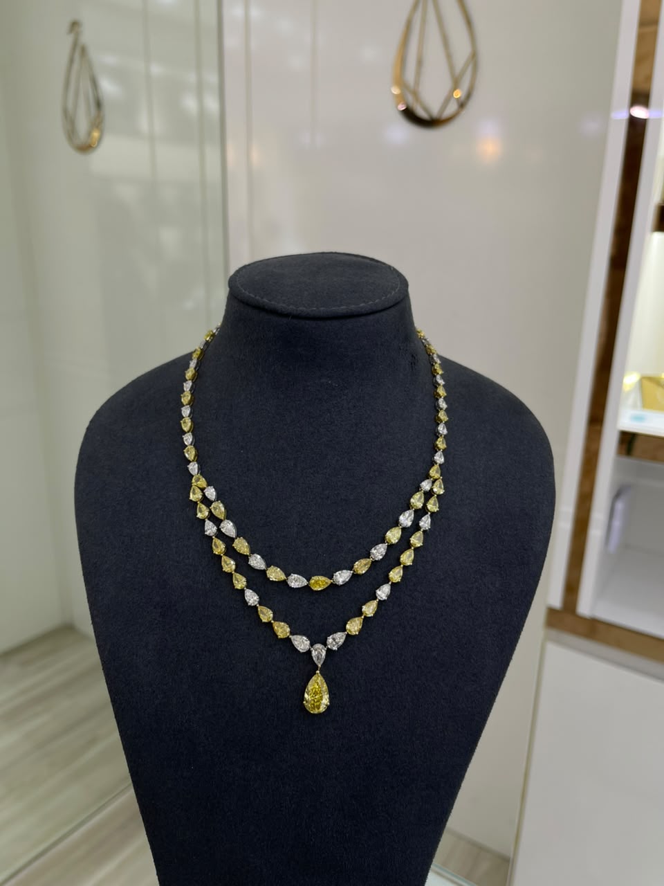 PEAR FANCY YELLOW DIAMOND NECKLACE (ARJS3331)