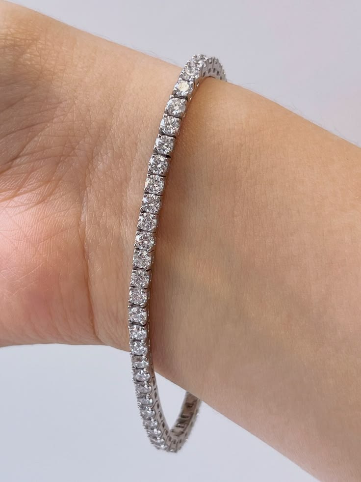 25 Pointer Round Tennis Bracelet (ARJS3314)