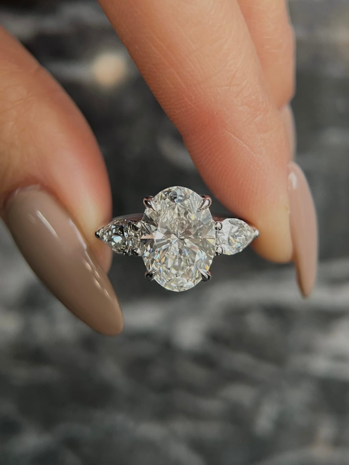 3CT Oval Trilogy Ring (LARJS3724)