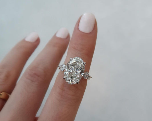 5CT OVAL TRILOGY DIAMOND RING (LARJS3624)