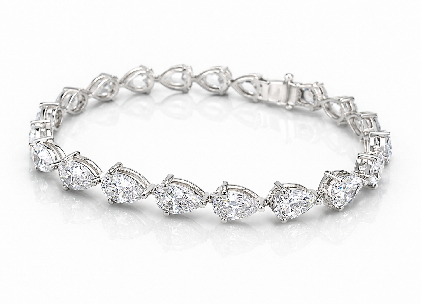 70 POINTER ONE LINE PEAR BRACELET (ARJS3831)