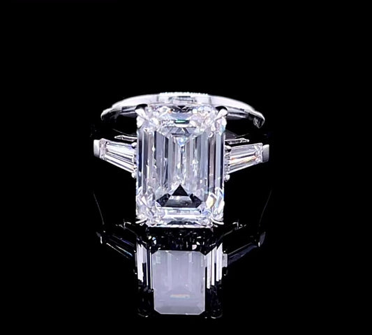 5CT EMERALD TRILOGY W/TUPPER DIAMOND RING (ARJS3485)