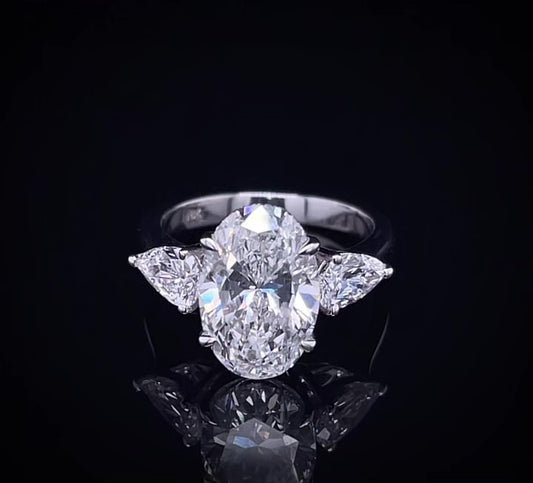 4CT OVAL TRILOGY DIAMOND RING (LARJS3579)
