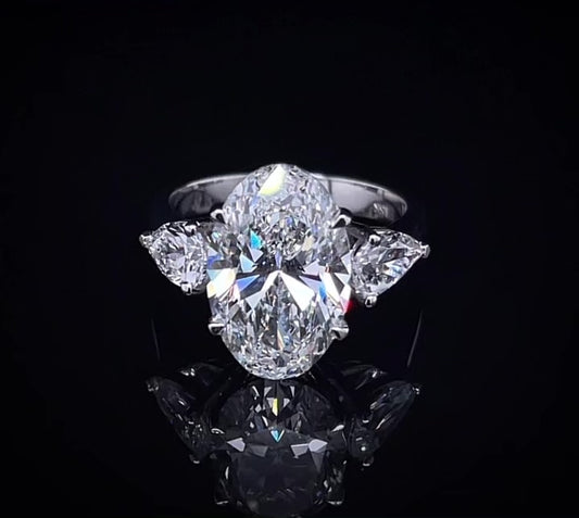 5CT OVAL TRILOGY DIAMOND RING (LARJS3624)