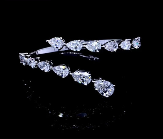 1.5CT PEAR GRADUATED DIAMOND BANGLE (ARJS3482)
